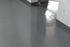 Detail u přechodu mezi garážemi